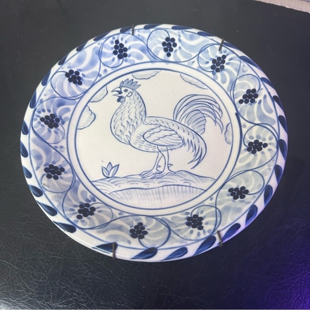 rooster salad plate from the Williams-Sonoma Brittany pattern